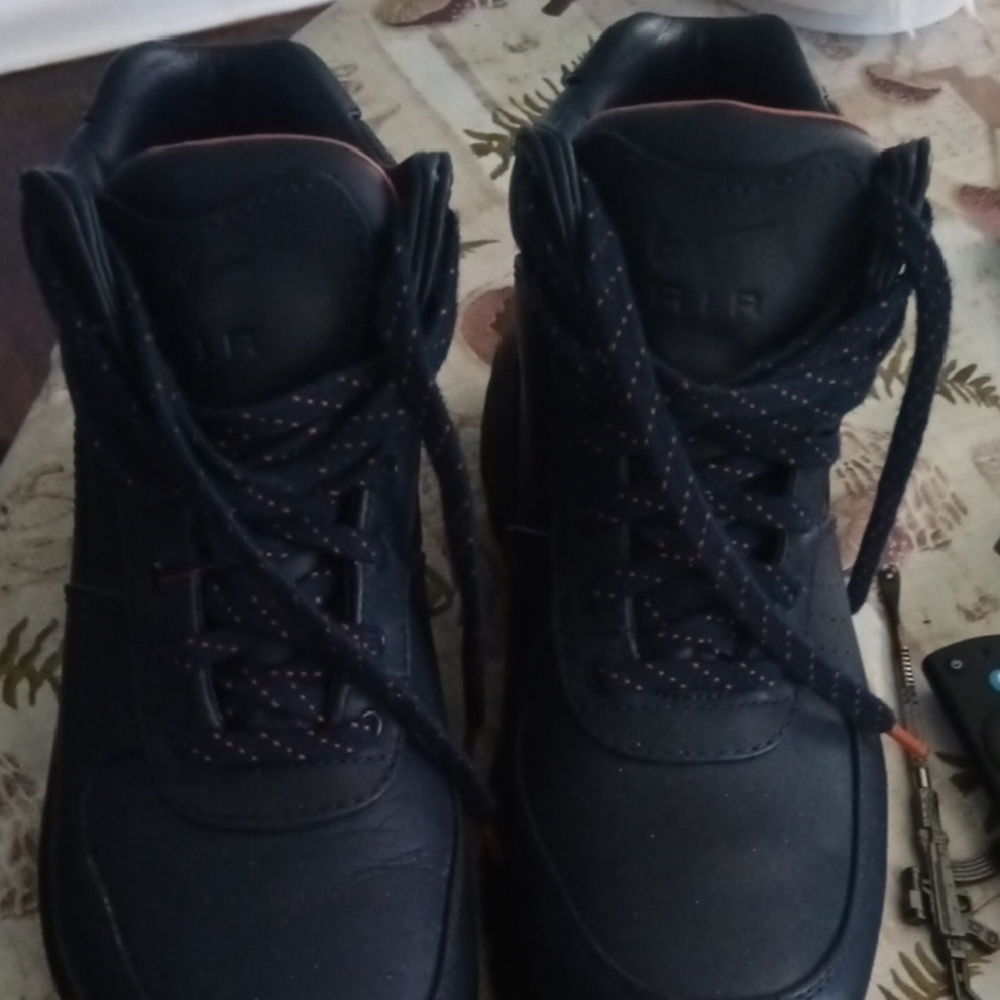 Men's Black Sneakers